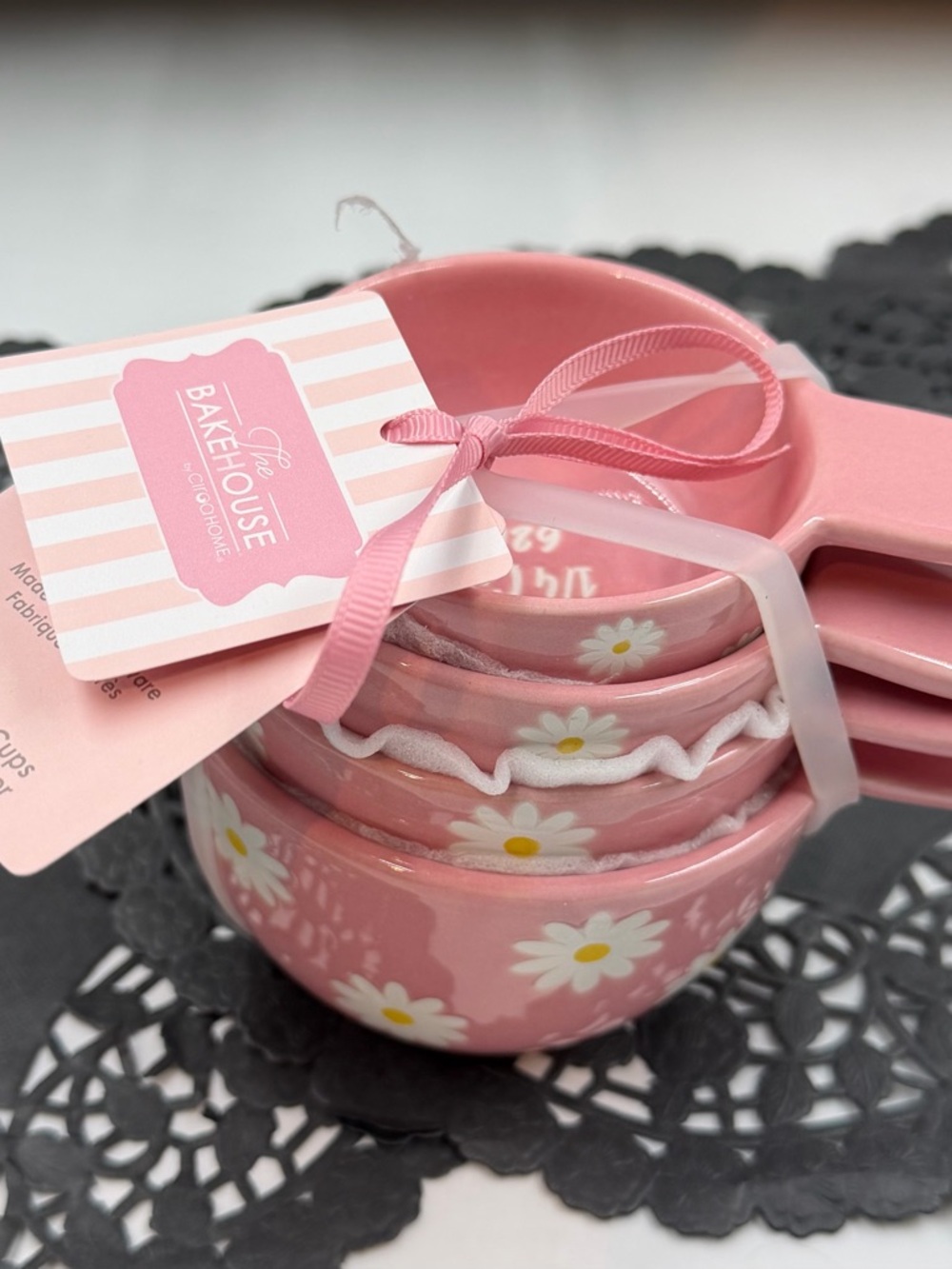 PINK DAISY MEASURING CUPS SET CERAMIC STACKABLE | COTTAGECORE KITCHEN
